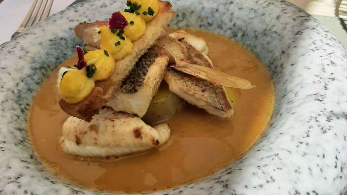 Wunderbare Marseillaise nach Art einer Bouillabaise