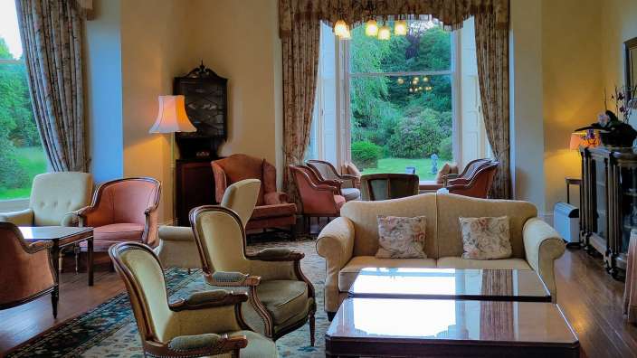 Salon im Glengarry Castle Hotel, Invergarry