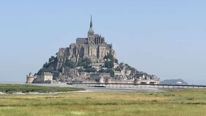 Der Mont Saint-Michel - einzigartige Felseninsel 
