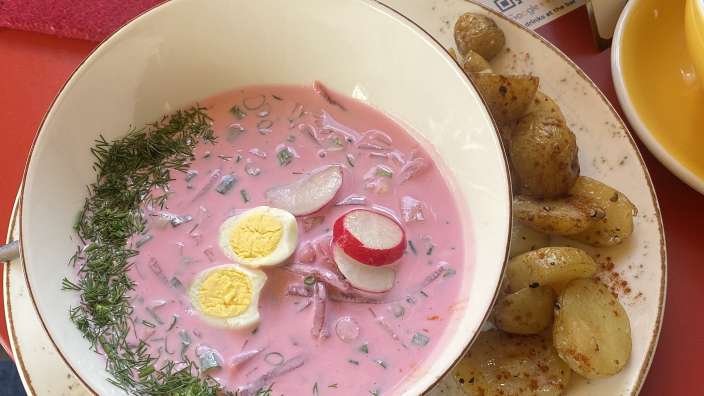 Pink Soup, die traditionell kalte Bete Suppe gab es in alle
