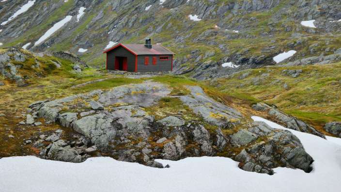 Auf dem Geirangervegen vor dem Djupnevatnet