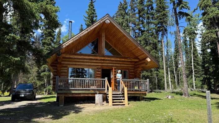 Ten-ee-ah Lodge