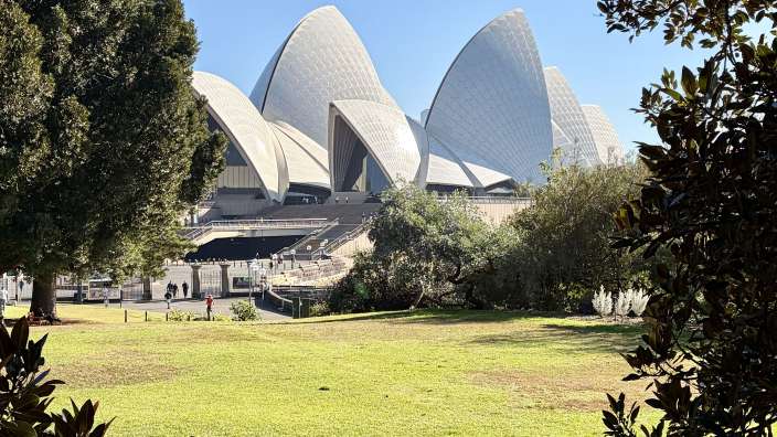 Erster Blick auf Sydney-Opera-House vom Botanischen Garten